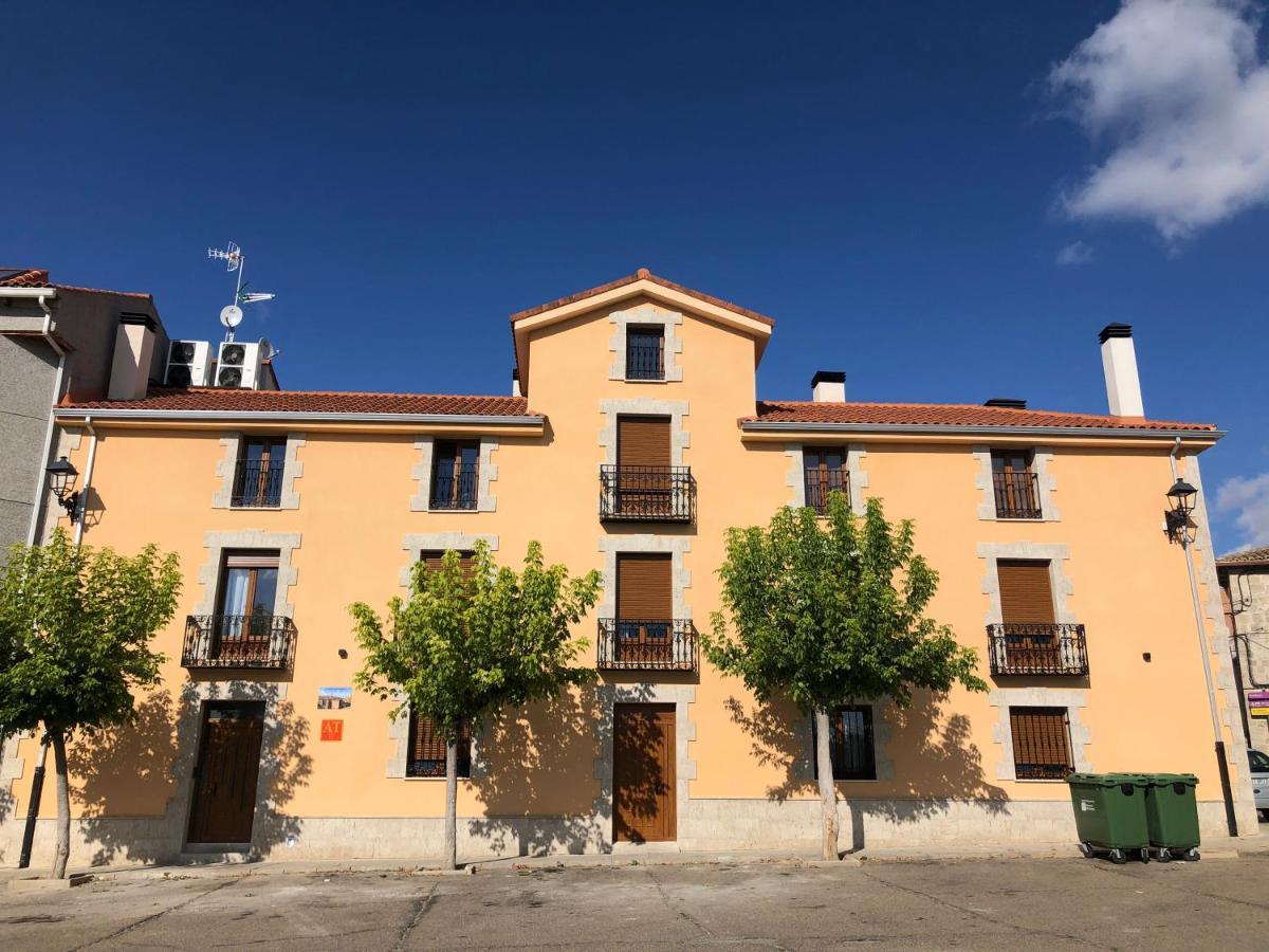 Apartamentos Turisticos Escorraladas Baltanás Εξωτερικό φωτογραφία