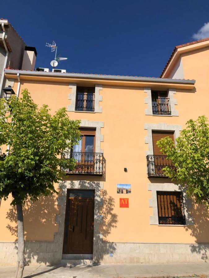 Apartamentos Turisticos Escorraladas Baltanás Εξωτερικό φωτογραφία